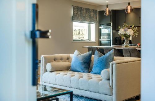 Kendal Casa | The Outhouse