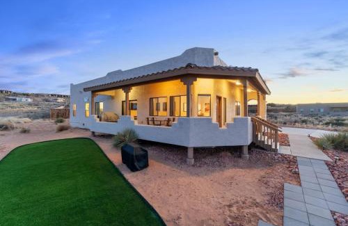 Greenehaven Casa | The Overlook - Amazing Views Hot Tub & Game Room