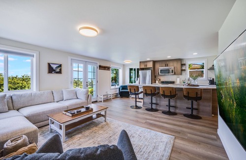 SeaTac Casa | The Overlook-Mt. Rainier View - near Seattle.