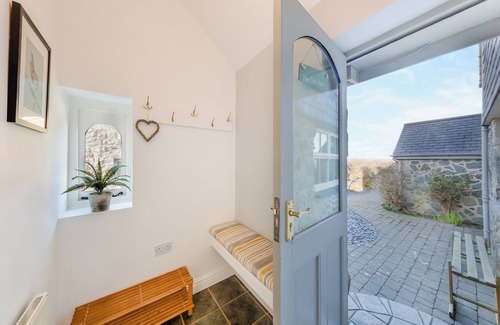 Llangaffo Cabaña | The Owl Barn - UK48736