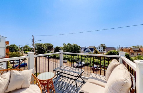 Old Orchard Beach Casa | The Owl's Nest