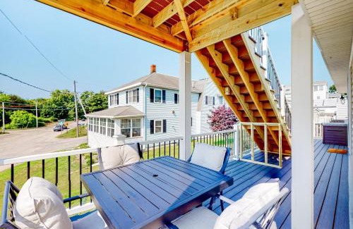 Old Orchard Beach Casa | The Owl's Nest