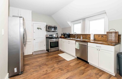 Oxford Apartamento | The Oxford Guest House - 1860's Remodeled 3b/2b Suite - Downtown Oxford