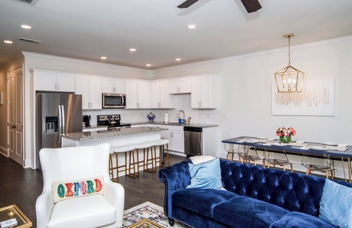 Oxford Casa | The Oxford Presley - Luxury Townhome Minutes from Ole Miss and The Oxford Square