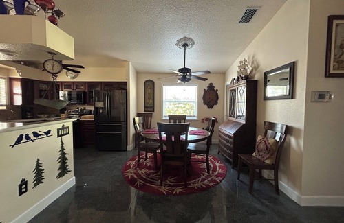Ozona Casa | The Ozona Haven