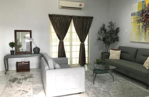 Sungai Pelek Casa | The P Lakehouse
