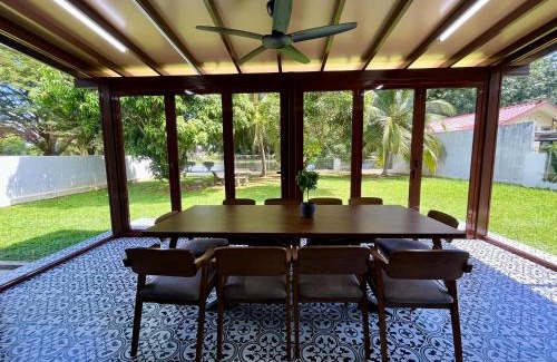 Sungai Pelek Casa | The P Lakehouse