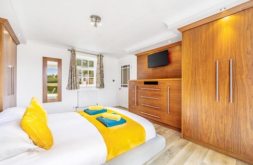 Frampton Casa | The Paddocks Romantic Retreat