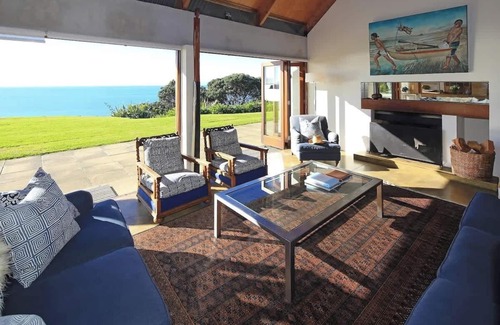 Onetangi Casa | The Pah - Stay Waiheke