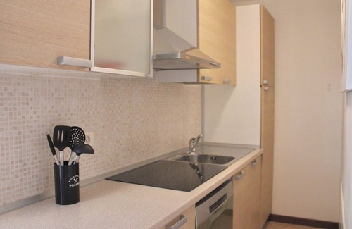 Cima Apartamento | The Painter's Nest with Private Lake Garden