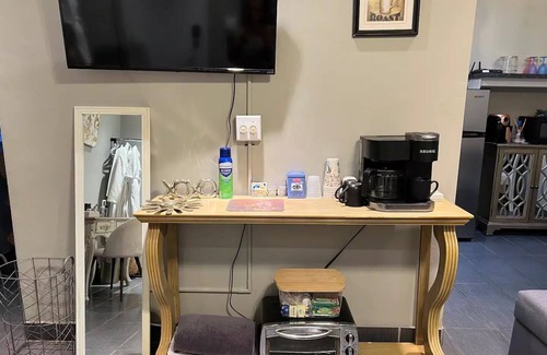 Roswell Apartamento | The Palace Cottage w/private Hot tub