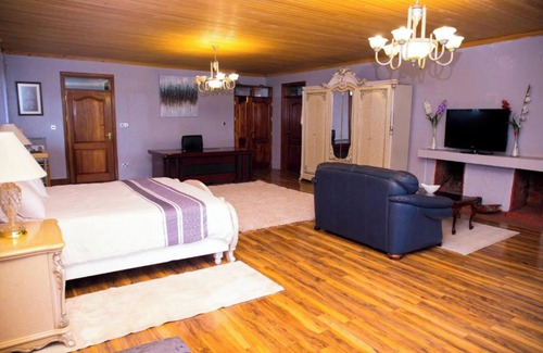 Nairobi Hotel | The Palace Inn Karen