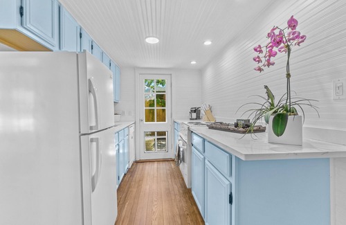 Southside Cabaña | The Palm Cottage