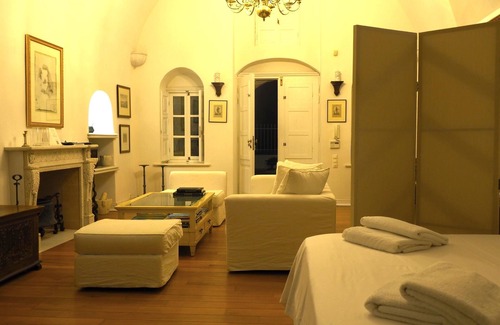 Finikia Hotel | The Palm Rock Finikia Santorini