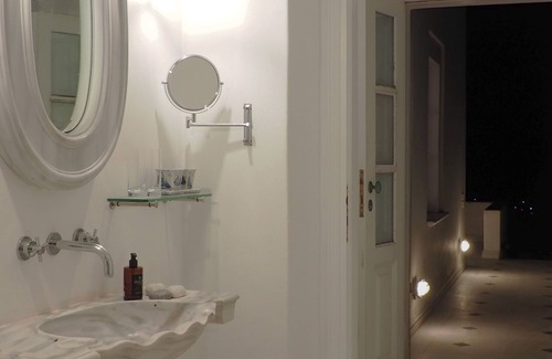 Finikia Hotel | The Palm Rock Finikia Santorini