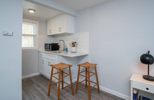 Old Mystic Apartamento | The Palmer Studio · Near Mystic, Casinos + USCGA