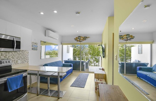 Bejuco Condominio | The Palms, Beachfront Condo with AC and pools!