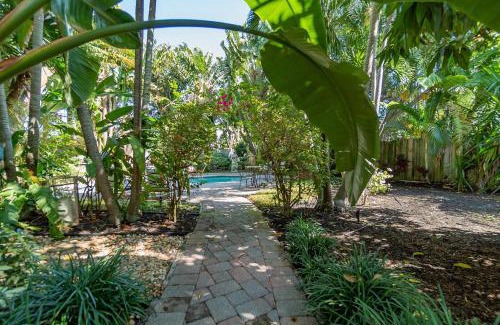 Flamingo Parks Casa | The Palms Cottage Private Pool, Downtown, Beach, CityPlace