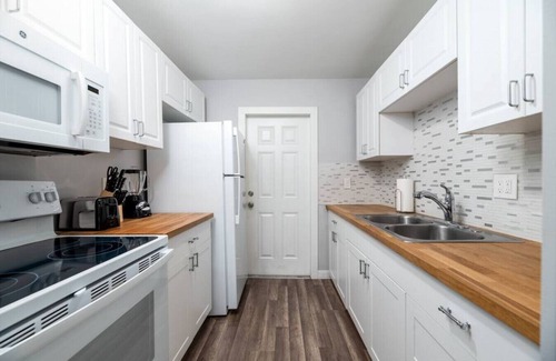 Middle River Terrace Apartamento | The Palms @ Middle River Terrace #2 RENOVATED!