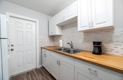 Middle River Terrace Apartamento | The Palms @ Middle River Terrace #2 RENOVATED!