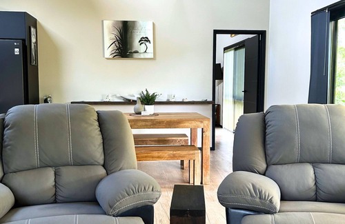 Burnt Pine Casa | The Palms