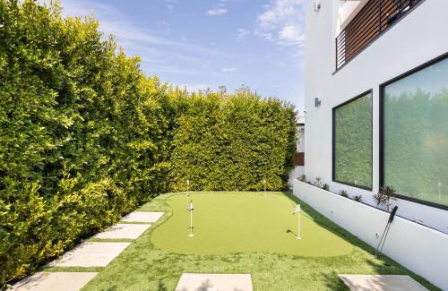 Venice Casa | The Palms Pad - 5 Min from Beach - Golf,Arcade,Sauna
