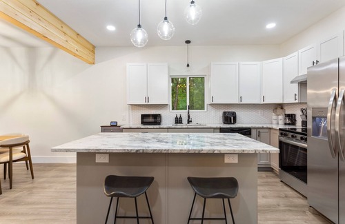 Westminster Cabina | The Panda Lakehouse - Charming 4 Bedroom Cabin in Lake Hartwell near Clemson