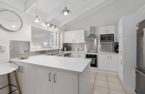 Sandstone Point Casa | The Pandanus Retreat