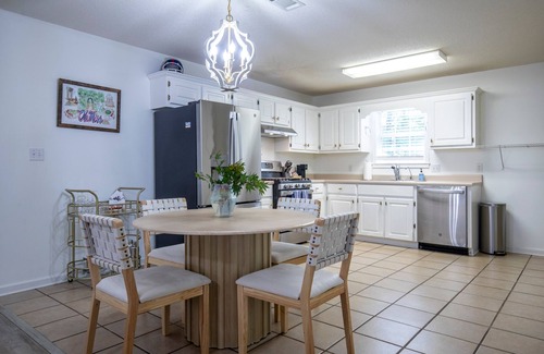 Oxford Casa | The Pappy, 2BR House by Velvet Ditch Villas