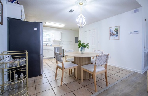 Oxford Casa | The Pappy, 2BR House by Velvet Ditch Villas