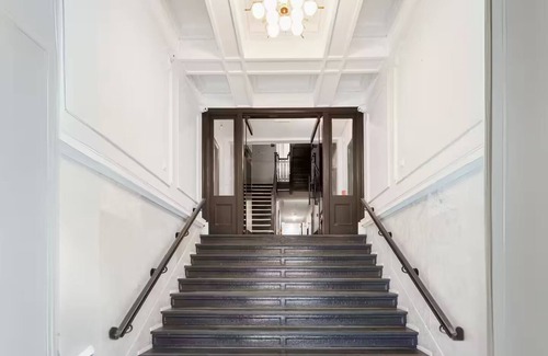 Shaughnessy Village Apartamento | The Paris - 4-bedroom Apartment in Downtown Montreal With Parking