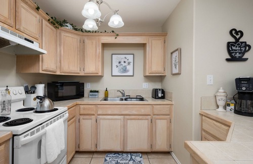 Harlingen Condominio | The Parisian Keyless Condo 4 min from Airport and Hospitals