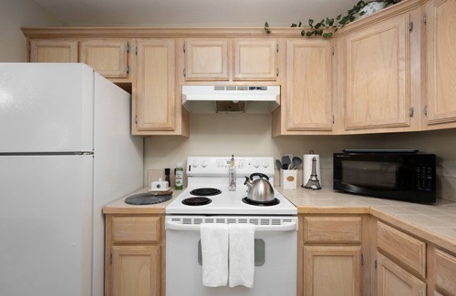 Harlingen Condominio | The Parisian Keyless Condo 4 min from Airport and Hospitals