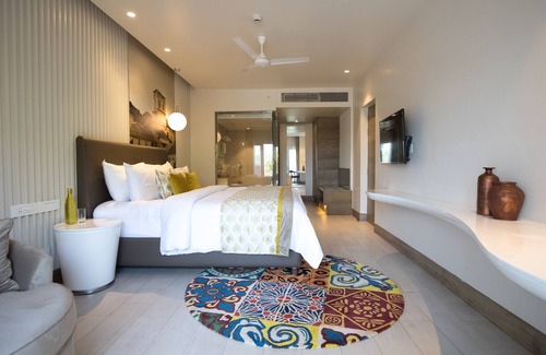 Arpora Hotel | The Park Baga River Goa