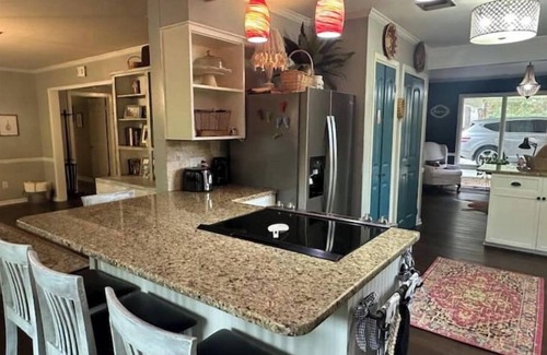 Laurel Casa | NEW LISTING! The Parker House-Stylish 3 Bedroom 2.5 miles to Downtown Laurel