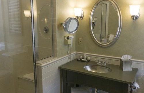 Seward Place Hotel | The Parker Inn