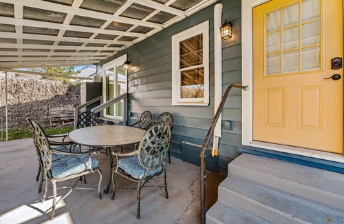 Seguin Casa | ❤ The Parlor House Getaway ❤ Long Term Available