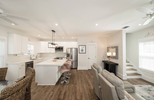 White Street Gallery District Casa | The Pathway To Paradise