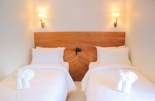 Ban Tai Hotel | The Peace River Kwai