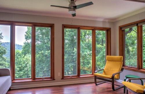 Waynesville Casa | The Peaceful Fox - Relaxing Retreat in Asheville - Family