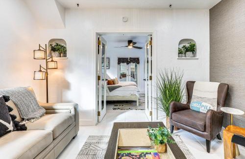 Lake Ridge Casa | The Peacock Bungalow Near Fort Lauderdale Beach!