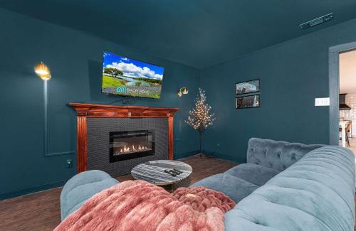 Fredericksburg Casa | The Pear - Fire Pit & Close to Main St
