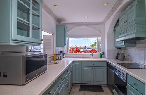 Douglas Condominio | The Pearl at Port St. Charles with beach, pool and club house access