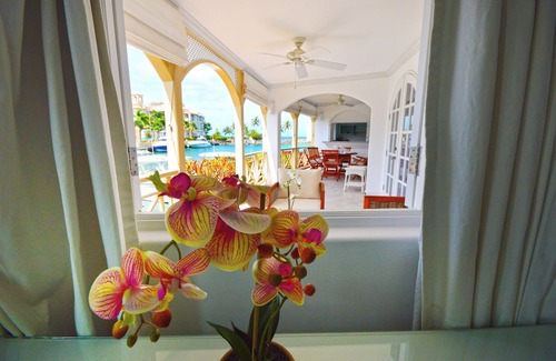 Douglas Condominio | The Pearl at Port St. Charles with beach, pool and club house access