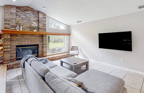 Tampa Palms Casa | The Pearl | Modern house in Tampa with a private pool