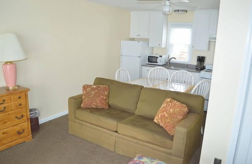 Hampton Hotel | The Pelham Resort Motel