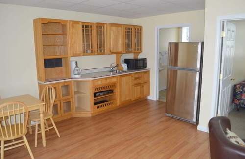 Hampton Hotel | The Pelham Resort Motel