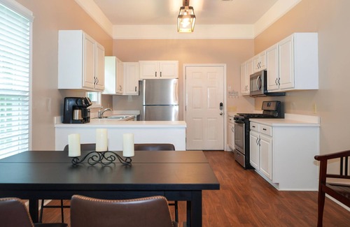 Hartsville Casa | The Pelican House | 2-bedroom in Hartsville w/King Bed!