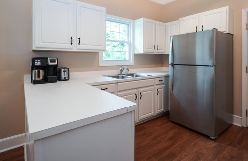 Hartsville Casa | The Pelican House | 2-bedroom in Hartsville w/King Bed!