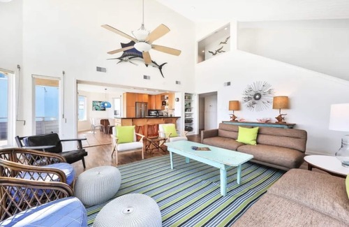 Pirates Beach Casa | The Pelican’s Nest- Beachfront Getaway